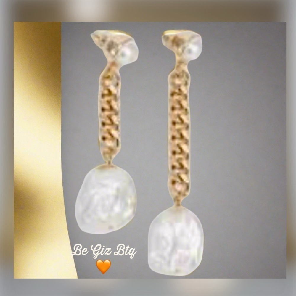 🔥🔥DANNIJO Authentic Kate Gold Tone & Faux Pearl Asymmetric Chain Drop Earrings - Picture 5 of 12